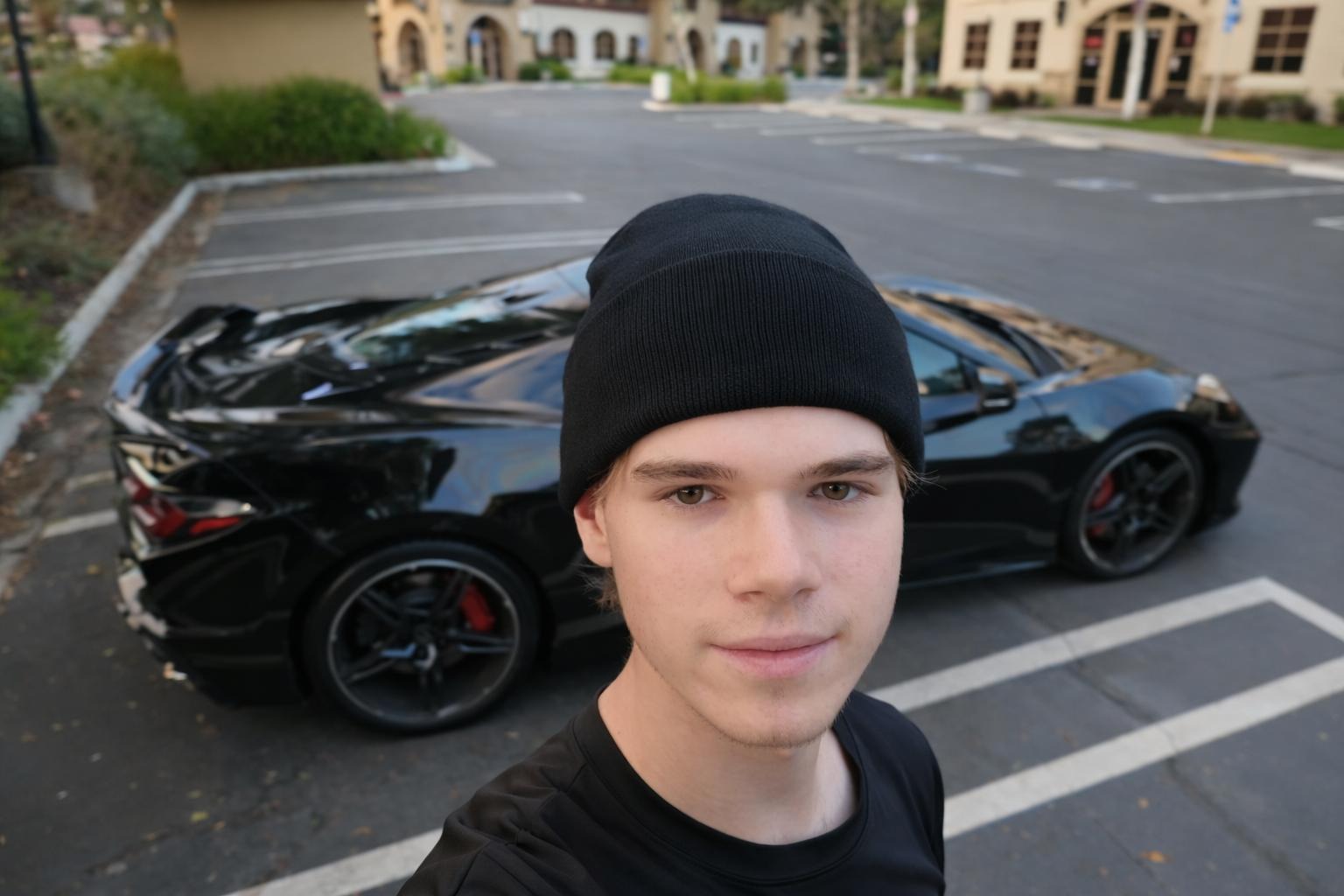 London Leffler with a black car during 2025